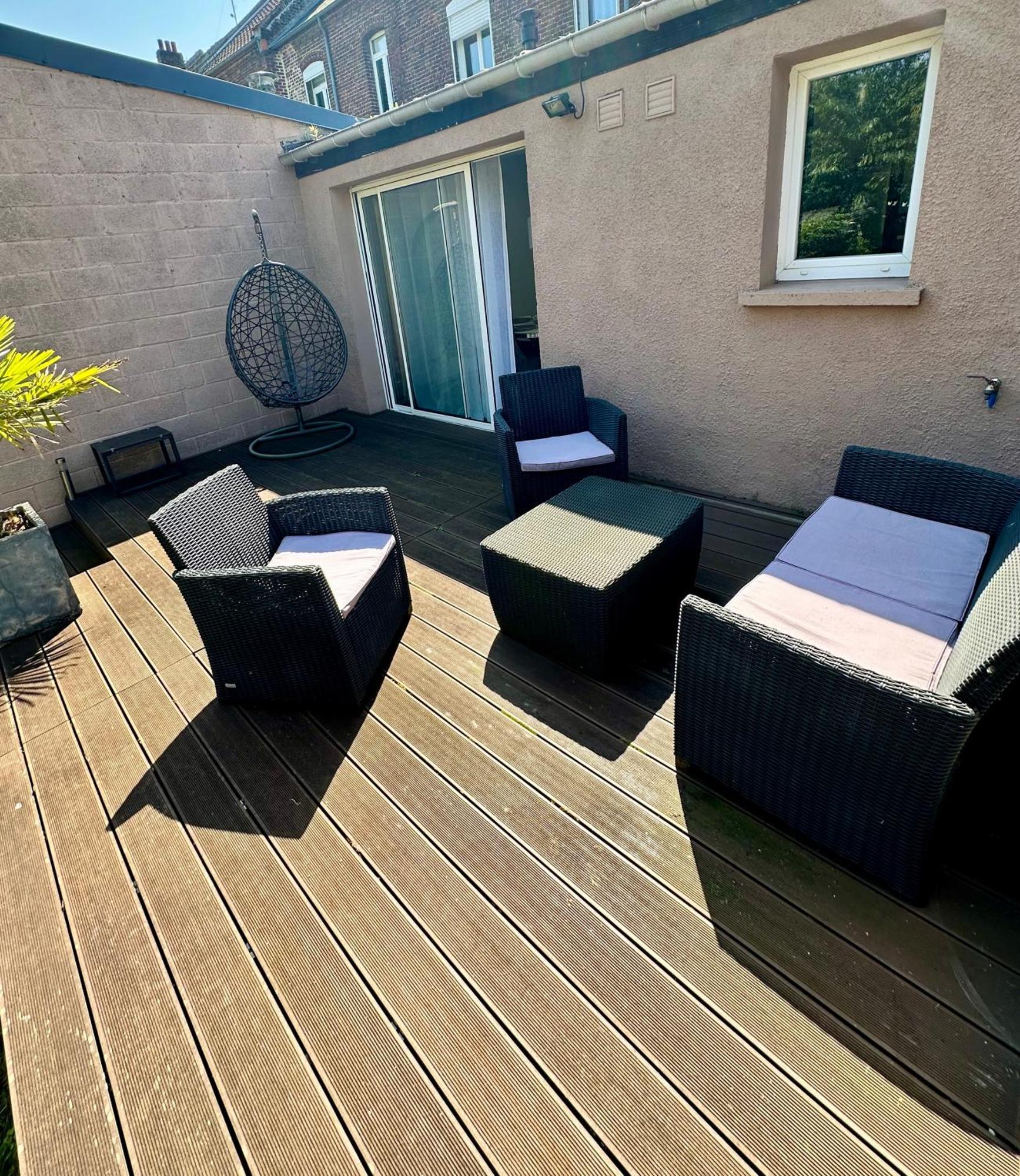 Oasis Citadine Terrasse Intime Jardin Privatif En Plein Centre Ville 70M2 Cambrai Exterior foto